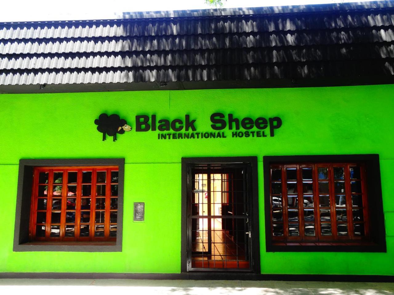 Black Sheep International Hostel Mendoza Eksteriør billede